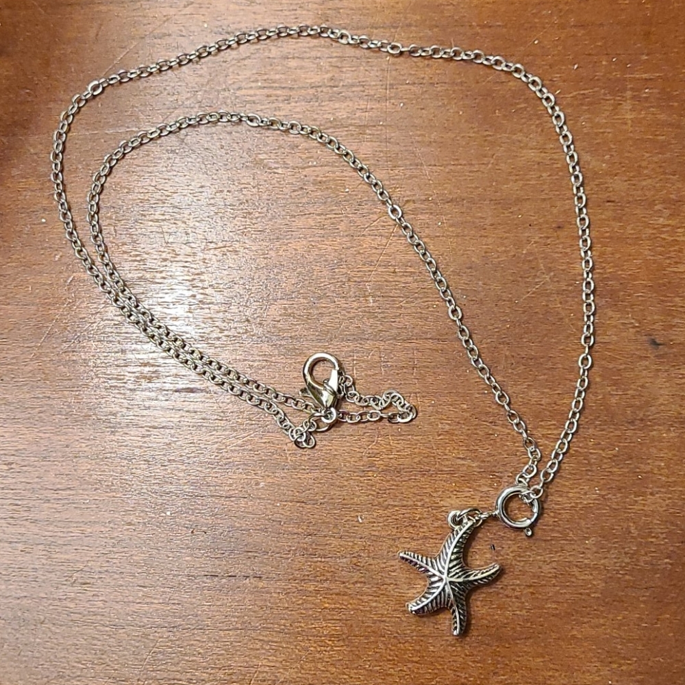 Starfish charm necklace